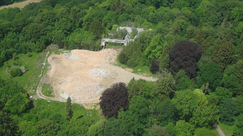 chateau_Miranda_destroyed_2018